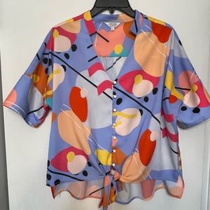 Tie front, button detail top with beautiful pattern